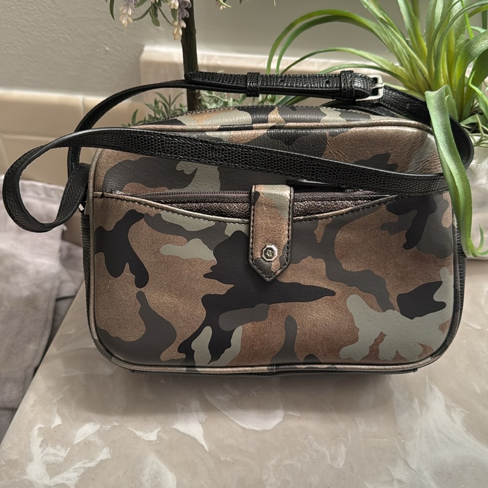 GILI Got It Love It Camo Leather Crossbody Purse
